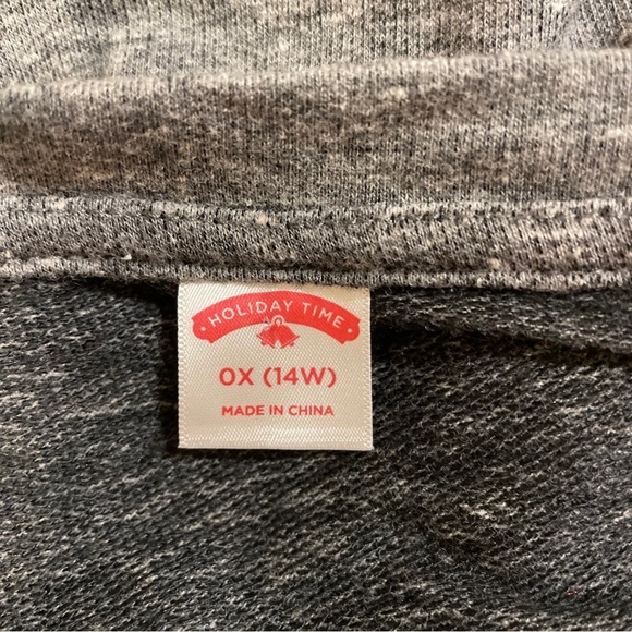 Christmas gray Women’s Sweatshirt (holiday Time) with ornaments size 0X. - Picture 4 of 7